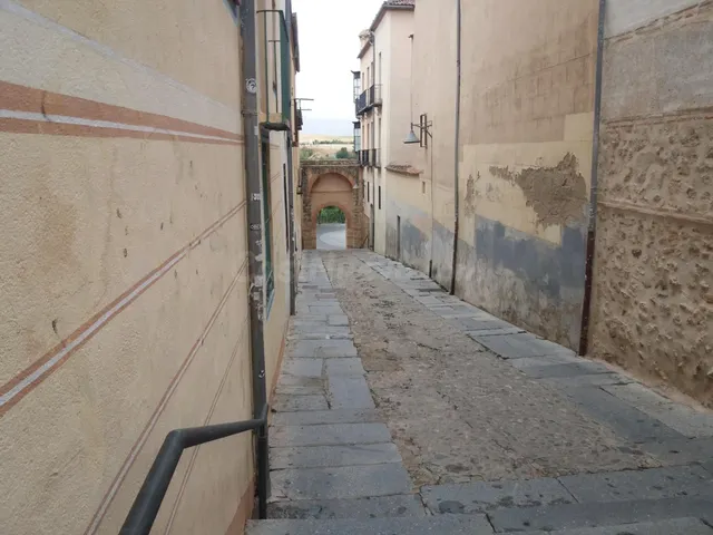 ALQUILER.-.GARAJE.-.CALLE SAN VALENTIN - foto 2