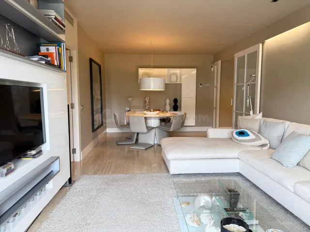 EXCLUSIVO PISO DE 170 M2 CON TERRAZA PRIVADA DE 43 M2 Y VIST - foto 4