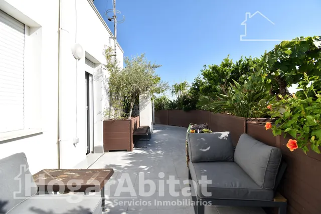 ¡GRAN OPORTUNIDAD! PAREADO REFORMADO, EXTERIOR CON TERRAZA Y ASCENSOR — 30