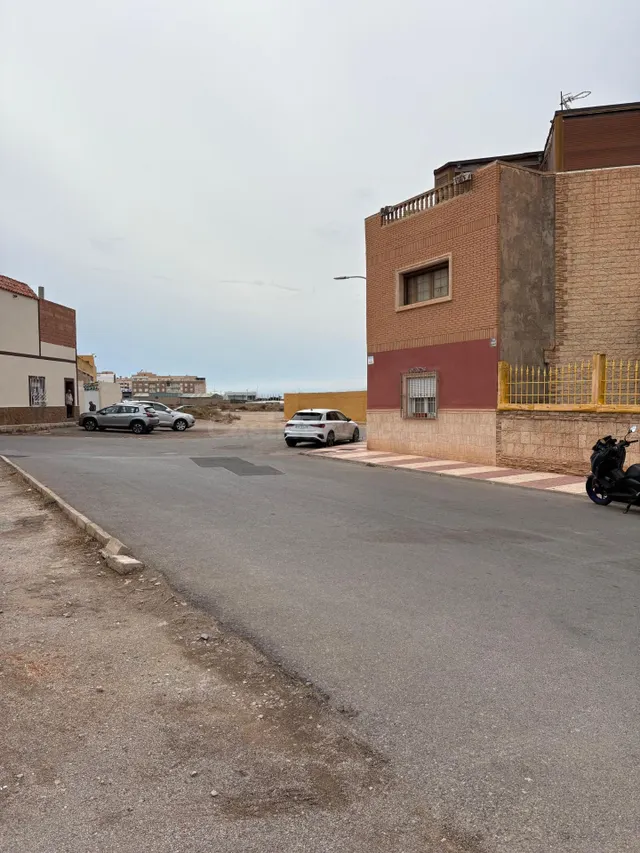 Solar en Urbano en Carretera de la mojonera. - foto 4