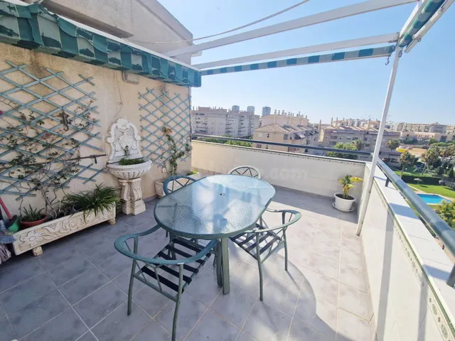 Ático de Lujo con Vistas 360º, Terraza de 111 m2 y Chimenea 