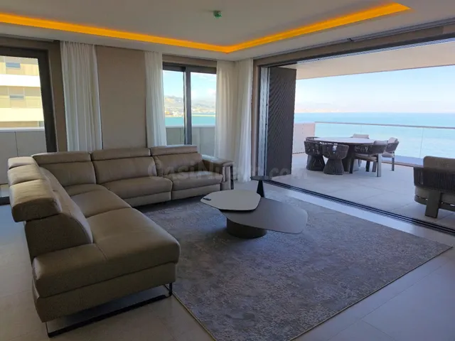 EXCLUSIVO PISO EN LA PLANTA 18 CON 4 habitaciones EN MALAGA  - foto 3