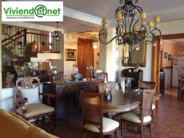 ESTUPENDO CHALET ZONA PERLETA — 2