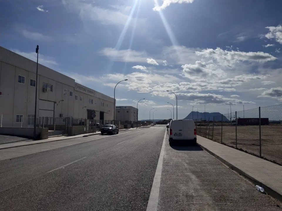 SE VENDE SUELO INDUSTRIAL!!!