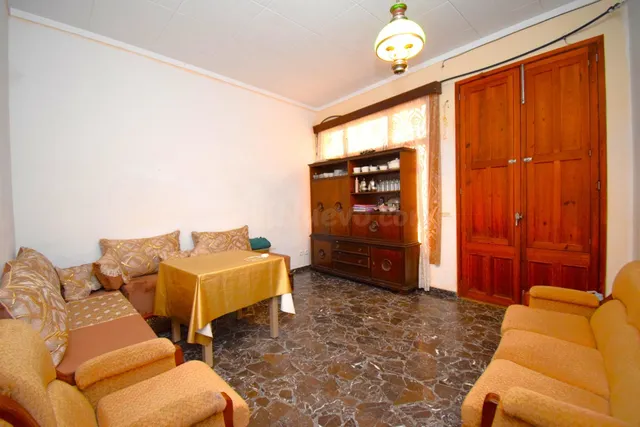 Casa de pueblo con jardin en Muro - foto 3