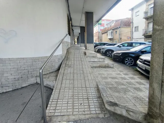 Oportunidad en Pontevedra centro con ascensor y exterior — 28