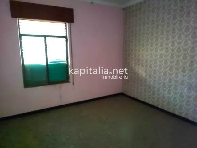 CASA CON GARAJE A LA VENTA EN BANYERES DE MARIOLA. — 8