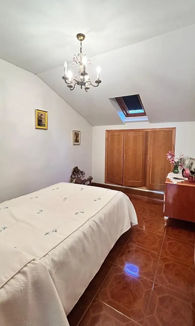 Espectacular Casa y Solar en el Corazón de Cacabelos — 28