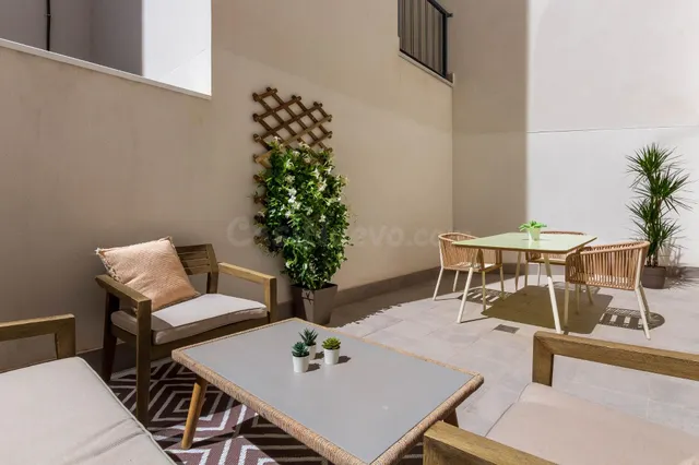 Venta de piso con tres dormitorios en Las Lagunas de Mijas,  - foto 3