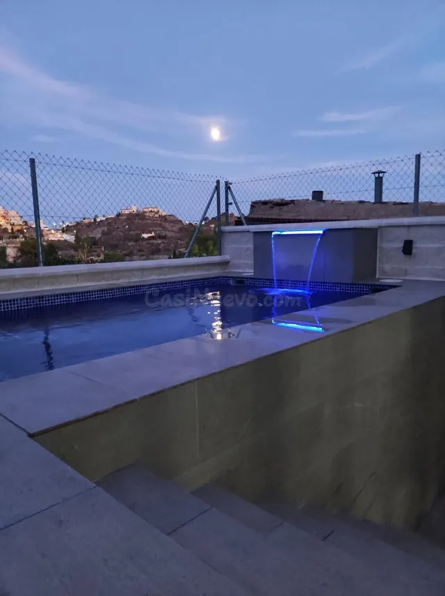 VIVIENDA TOTALMENTE REFORMADA CON PISCINA PRIVADA - foto 2