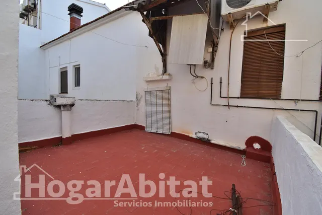 CASA CON TERRAZA Y VISTAS DESPEJADAS A LA MONTAÑA — 12