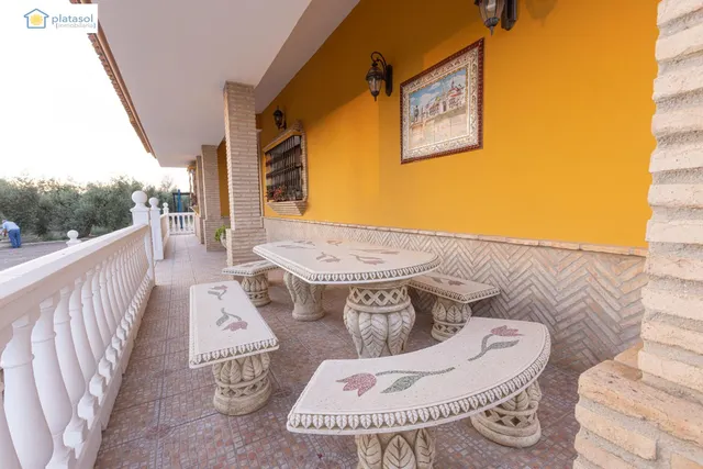 Finca con magnífica vivienda en Chucena, autovía Sevilla - H - foto 2