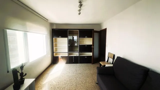 SE VENDE APARTAMENTO EN EXCLUSIVA REFORMADO CON MUY BUENAS VISTAS Y A 50 METROS DE LA PLAYA — 6