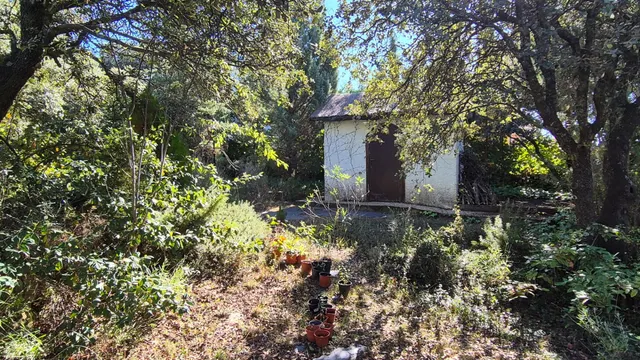 Precioso chalet con espectacular piscina y jardín autóctono — 22