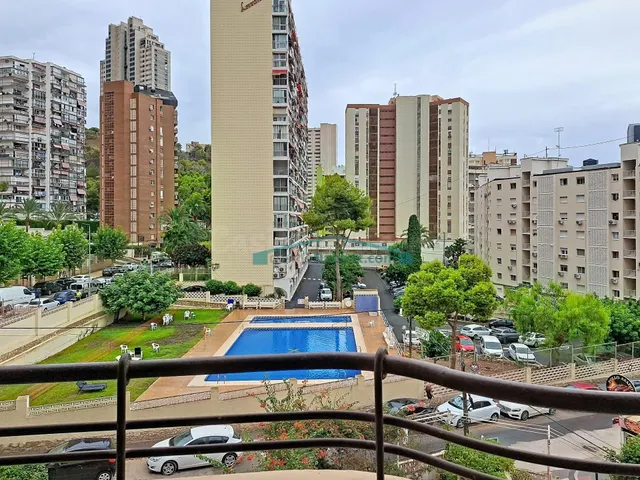 Acogedor Piso en Rincón de Loix, Benidorm - Ideal para Inver - foto 3