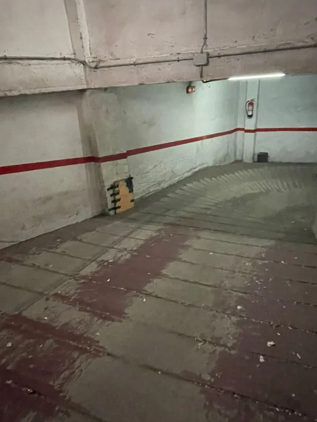 Urbis te ofrece una plaza de garaje en venta en zona Pizarrales, Salamanca. — 4