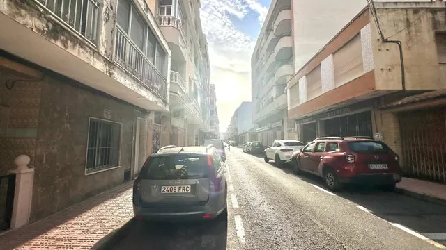 CASA INDEPENDIENTE PARA REFORMAR EN SEGUNDA LINEA DE LA PLAY - foto 4
