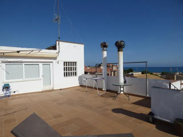 Amplio piso con terraza y vistas al mar en el centro de Malg - foto 4