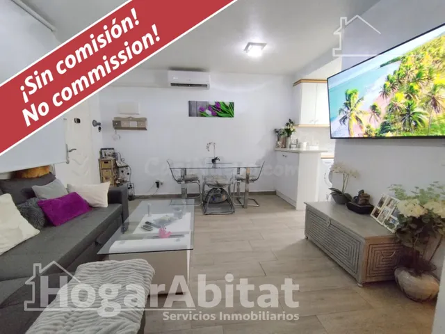 Espacio exterior, luz y privacidad en este adosado reformado en esquina con gran terraza y piscina comunitaria — 4