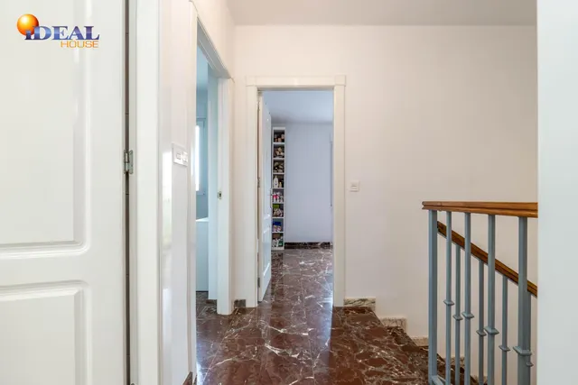 Encantadora Casa Reformada en Ogijares con Vistas y Espacios para Disfrutar — 17