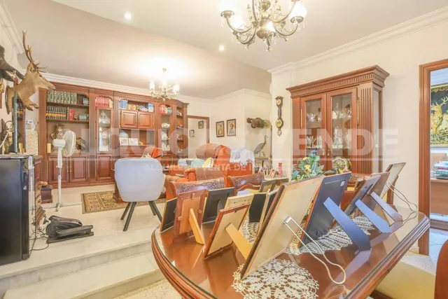 ¡Gran Oportunidad de Inversión! Parcela urbana de 2.400 m2 segregable en 3 parcelas de 800 m2 con chalet existente en Urb. Santa Genoveva — 17