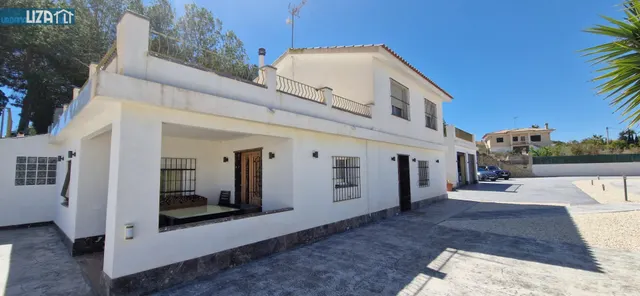 Encantadora Parcela Rústica con Piscina Privada y Chalet en Entorno Tranquilo — 35
