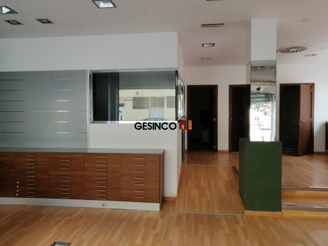 LOCAL COMERCIAL TOTALMENTE ACONDICIONADO EN VENTA — 4