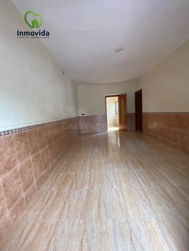 OPORTUNIDAD EN VENTA DE CASA URBANA Y VARIOS SOLARES URBANOS