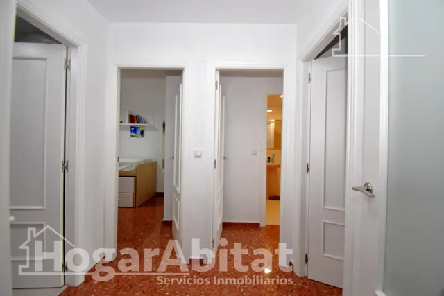 Confort y luminosidad en este piso exterior con garaje y ascensor — 20
