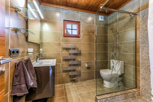 Chalet 6 habitaciones 500m² en venta - Centro — 28