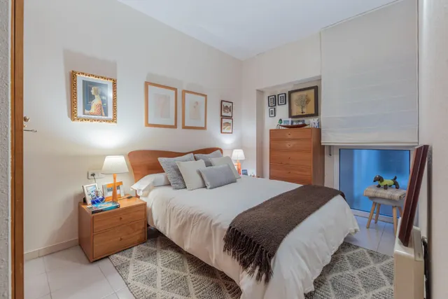 Acogedor piso de 2 dormitorios en el corazón de L'Eixample con posibilidad de alquiler de pk en la misma finca — 23