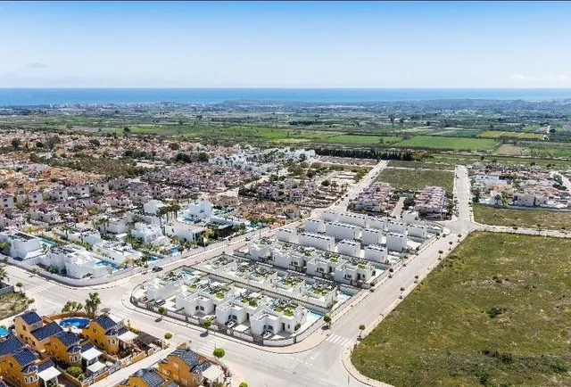 Villa moderna independiente de una sola planta, 3 dormitorios, 2 baños, gran solárium, piscina privada cerca de San Fulgencio/La Marina — 6