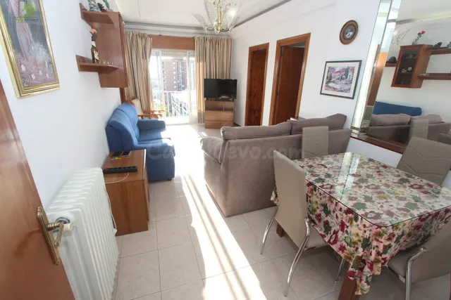 PISO DE 4 DORMITORIOS PARA ESTUDIANTES – CAMPO VERDE, GRANAD