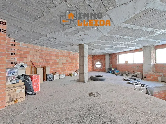 OPORTUNIDAD Local comercial de 2 plantas en Balaguer — 15
