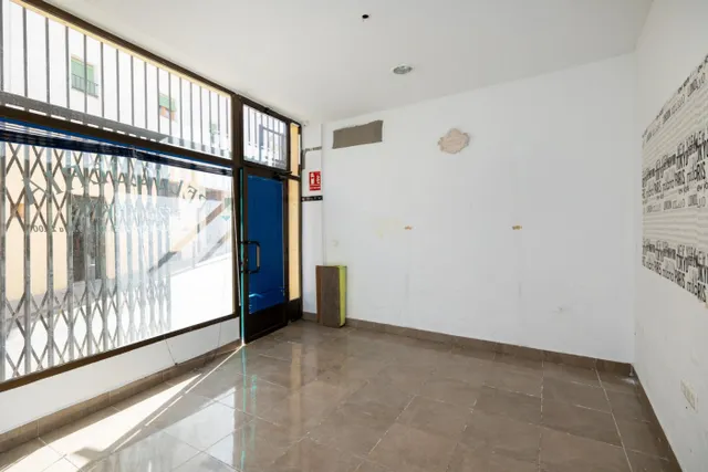 Espectacular edificio a 3 calles con vivienda y locales comerciales en pleno centro de Alhama de Gr — 8