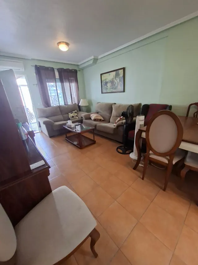 Villa con piscina comunitaria, Alicante, Torrevieja. 4 dormitorios, 82 m2, 1,2 kilómetros del mar — 7