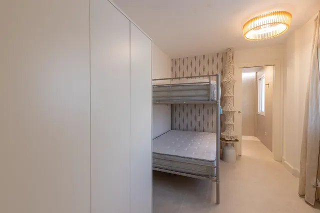 ¡exclusivo apartamento en primera linea de playa con reforma integral de alta gama! — 24
