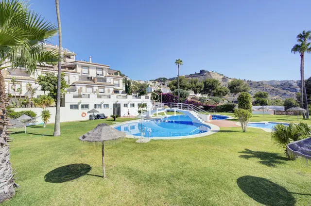 Apartamento con Terraza y Vistas Panorámicas al Mar en Marina del Este. — 24