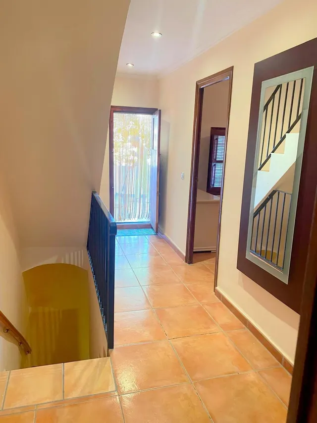 CASA REFORMADA CON TERRAZA — 13