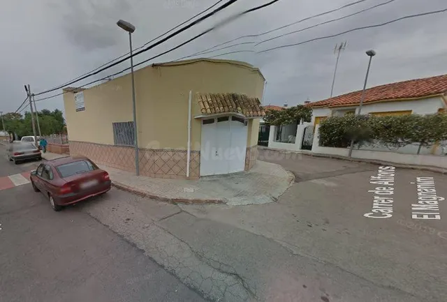 SE VENDE VIVIENDA OKUPADA en Calle Colonia Carmaday Nº 24 Va