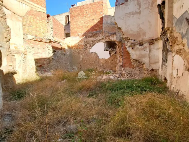 SE VENDE SOLAR URBANO EN PLENO CENTRO DE ASPE — 4