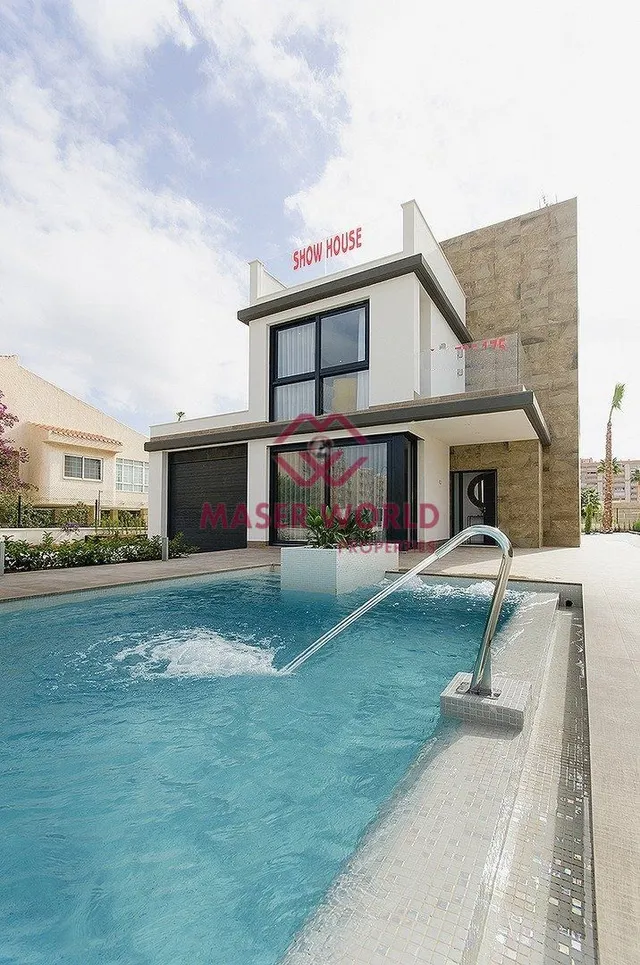 VILLA DE OBRA NUEVA EN PLAYA HONDA — 22