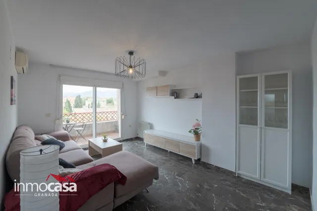 Se Vende amplio piso en  zona Villarejo, con Terraza y Vistas Despejadas — 17