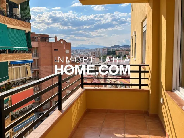 Amplio piso semireformado con terraza orientación sur en La  - foto 4