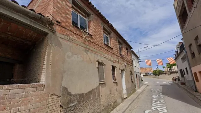 (OCUPADO) ADOSADO EN VENTA EN CALLE LLEIDA DE LA PORTELLA - 