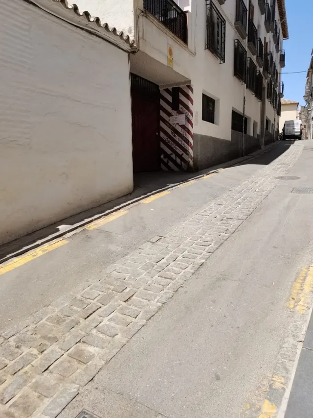 Plaza de garaje en centro de Granada — 4