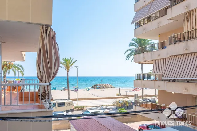 Moderno piso con balcón y vistas al mar en Cunit - foto 3