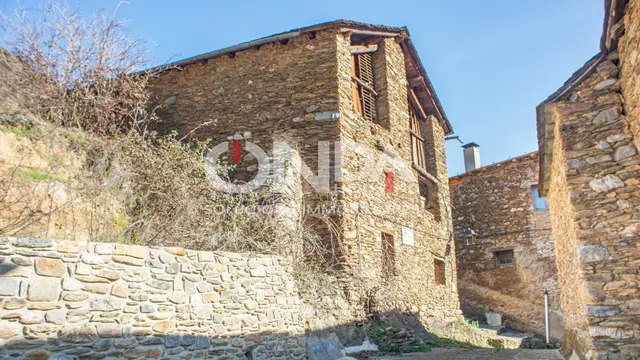 Gran pajar para reformar en el Pirineo - foto 2