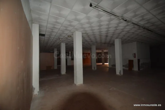 Local comercial a la venta en el centro de Orihuela, con 275 - foto 4