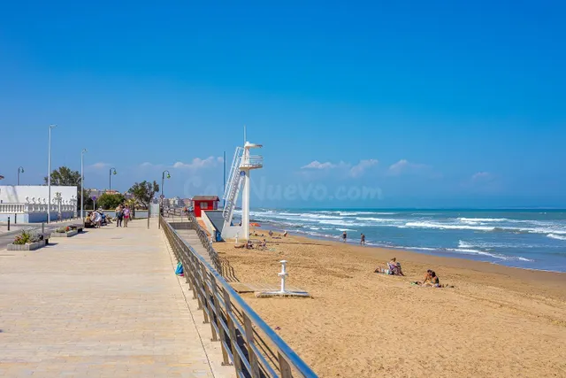 Apartamento de 1 dormitorio con parking comunitario a 240m de la Playa de La Mata — 50